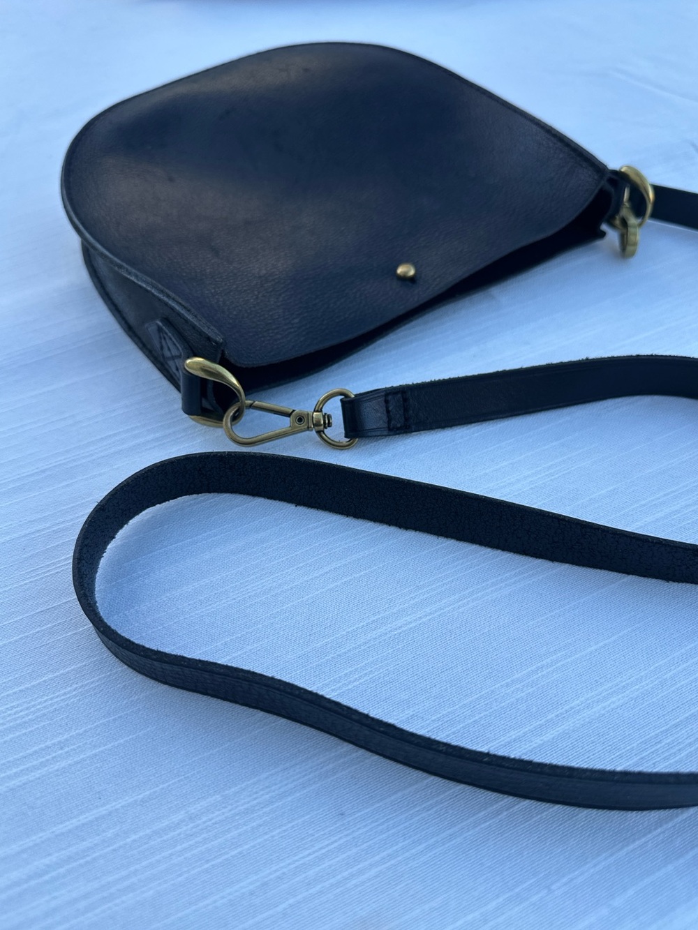 Madewell The Transport Leather Crossbody Saddle Bag in True Black